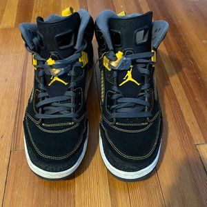 NIKE AIR JORDAN SPIZIKE BLACK UNIVERSITY GOLD